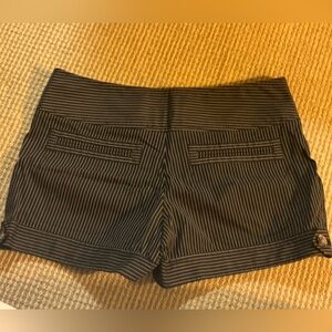 Theory Cuff Pinstripe Short Sz 4 Cotton-Lycra Stretch Silky Fabric. So classy.